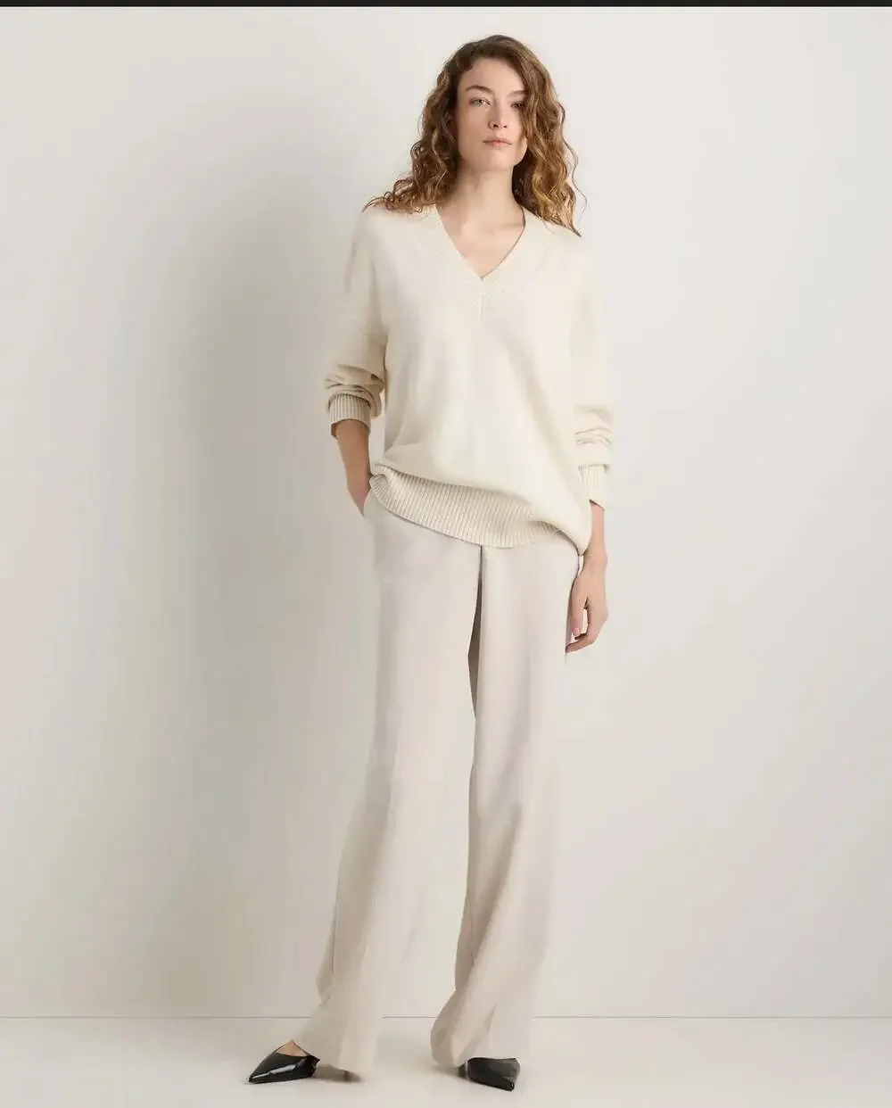 Quince 100% Mongolian Cashmere Oversized V-Neck Sweater Ivory Size S N
